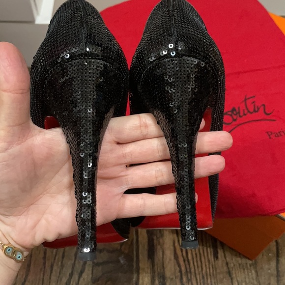🛑🛑🛑SOLD🛑🛑🛑Christian Louboutin Very Prive Black Sequins pump - Picture 9 of 13